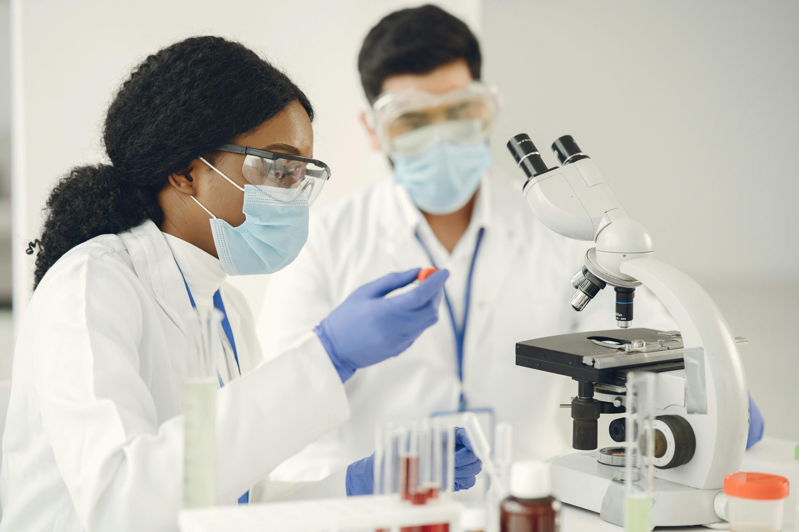 Como Exames Laboratoriais Ajudam a Diferenciar Influenza de Outras Doenças Respiratórias